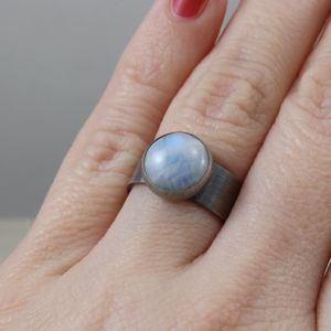 kamień księżycowy, srebro, pierścionek srebrny, pierścionek z kamieniem księżycowym, srebrna biżuteria, biżuteria autorska, chileart